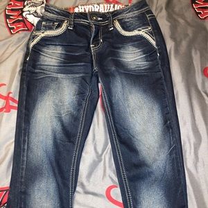 woman’s blue jeans